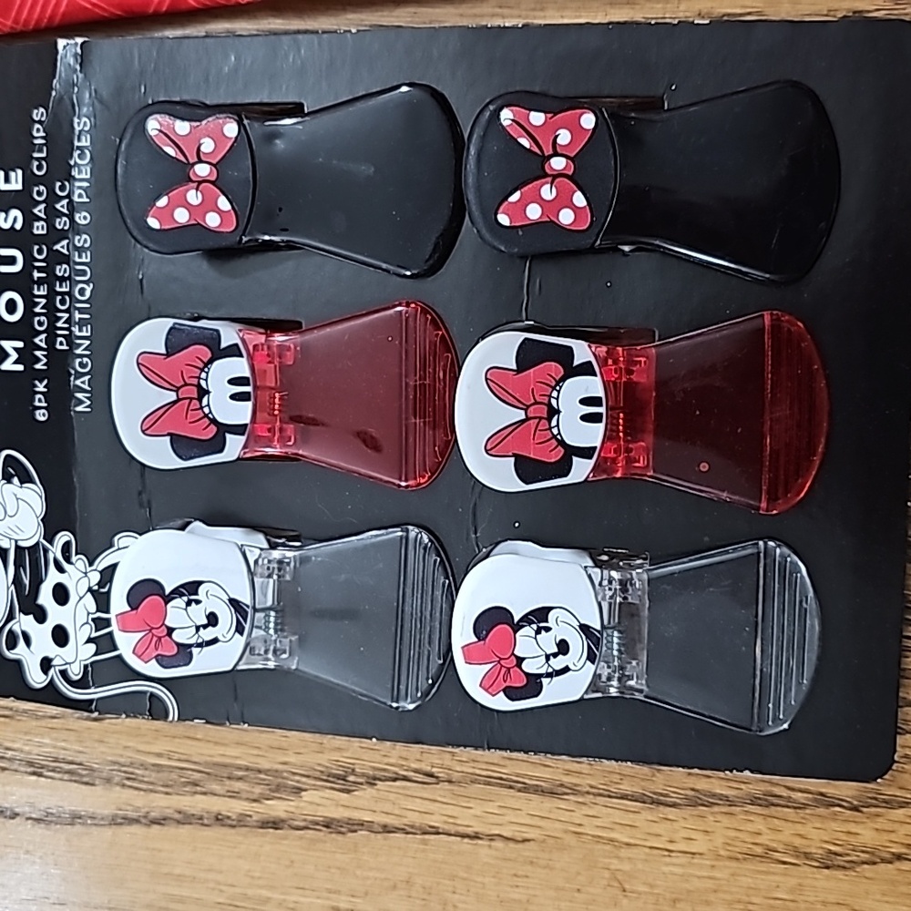 Disney Apron & Clips - Picture 2 of 6